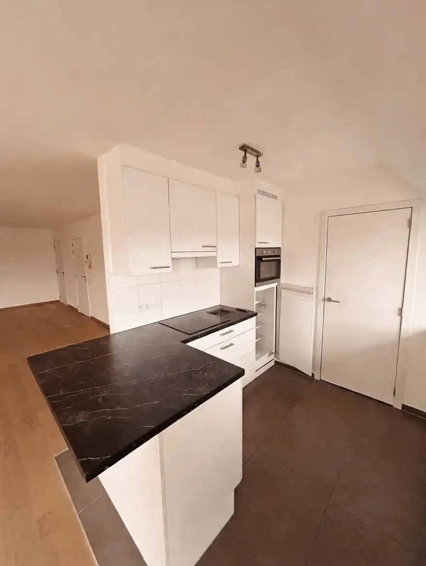 Uiterst ruim en luxueus appartement 130m² nabij het centrum van Waregem foto 5