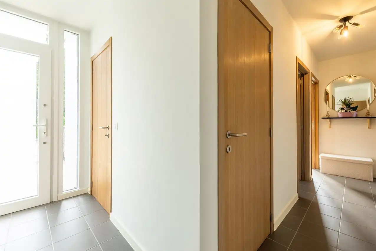 Gunstig gelegen woning, gelijkvloers, 2 slpk, omheinde tuin, garage foto 17