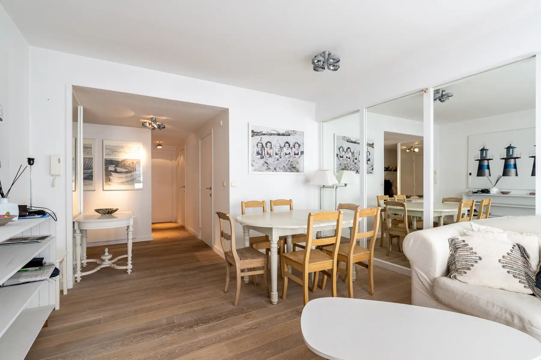Instapklaar gemeubeld appartement met lateraal zeezicht in het Zoute foto 8