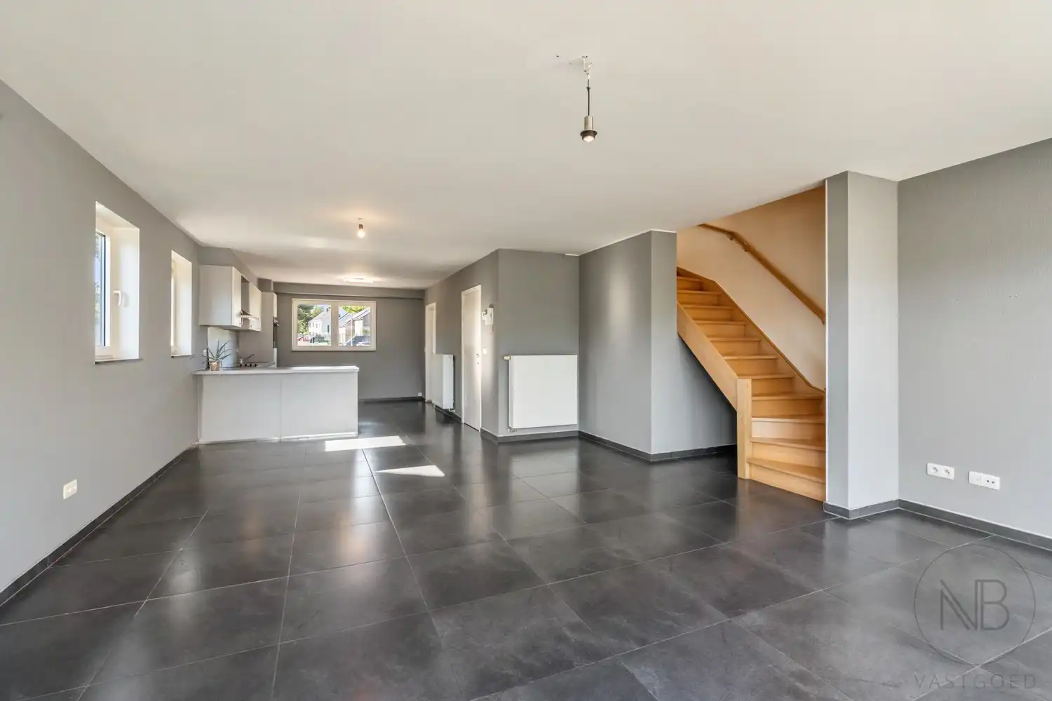 Ruim duplex appartement met 3 slaapkamers en groot terras in hartje Zutendaal foto 6