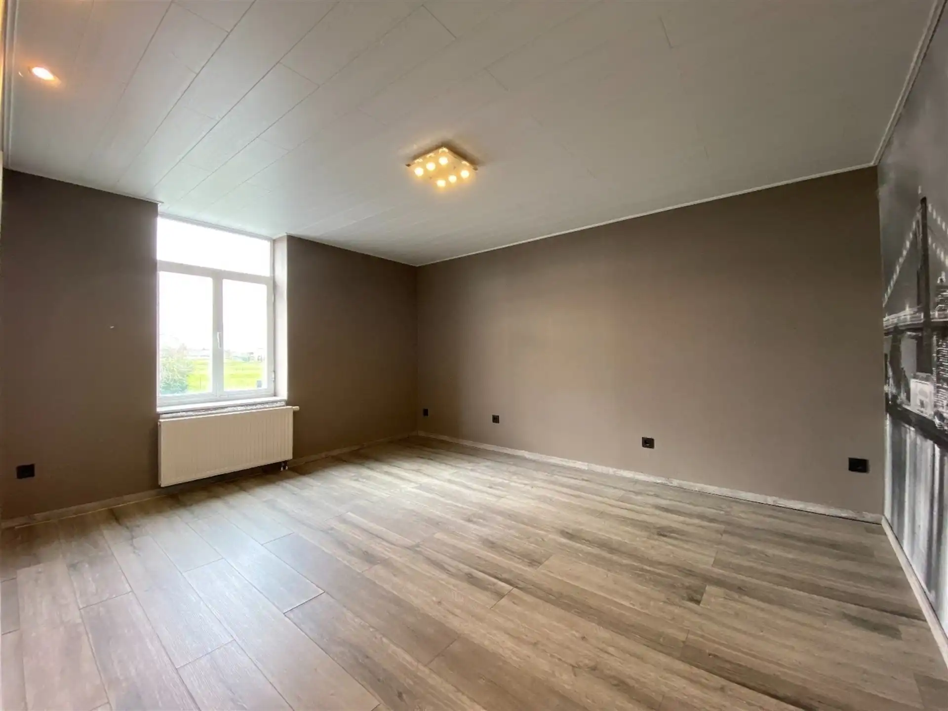 Gunstig gelegen halfopen bebouwing met grote tuin. foto 16