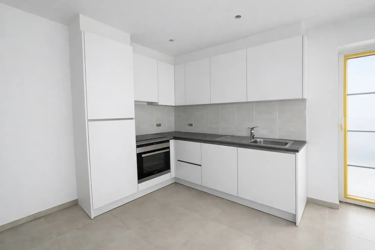 Nieuwbouwappartement te huur in centrum Nazareth foto 3