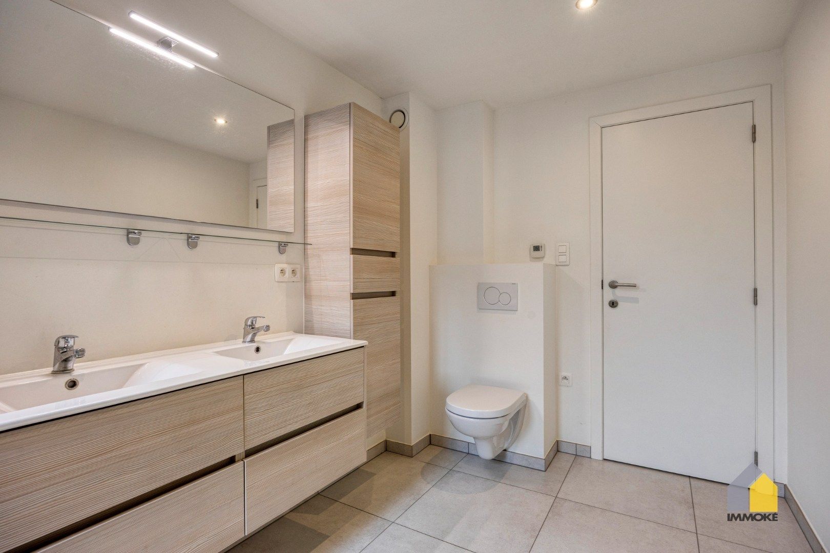 Ruim, energiezuinig appartement (151 m²) met 3 slpk, terras, tuin en dubbele parking. foto 19