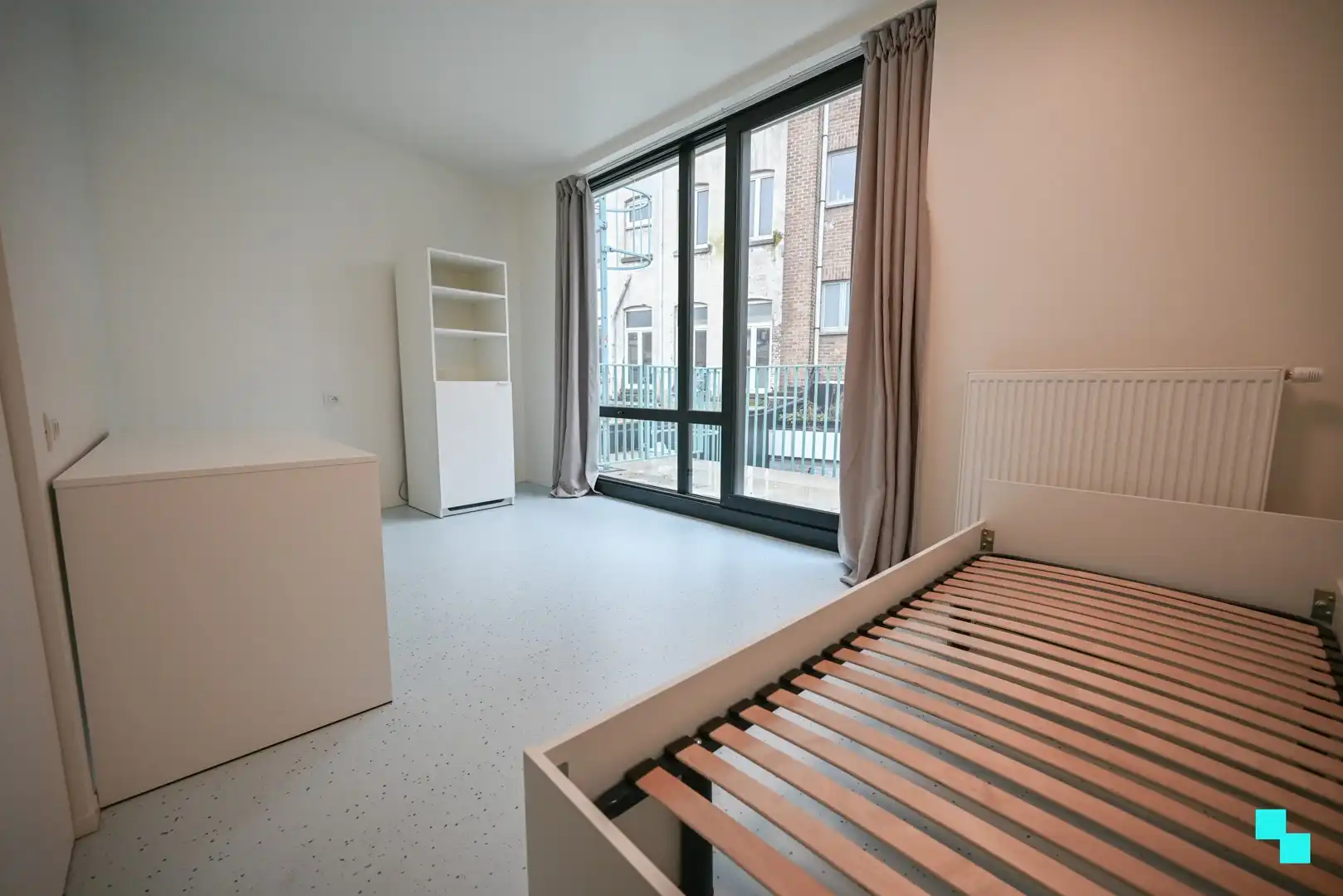 Studentenkamer met eigen badkamer en terras, centrum Kortrijk foto 4