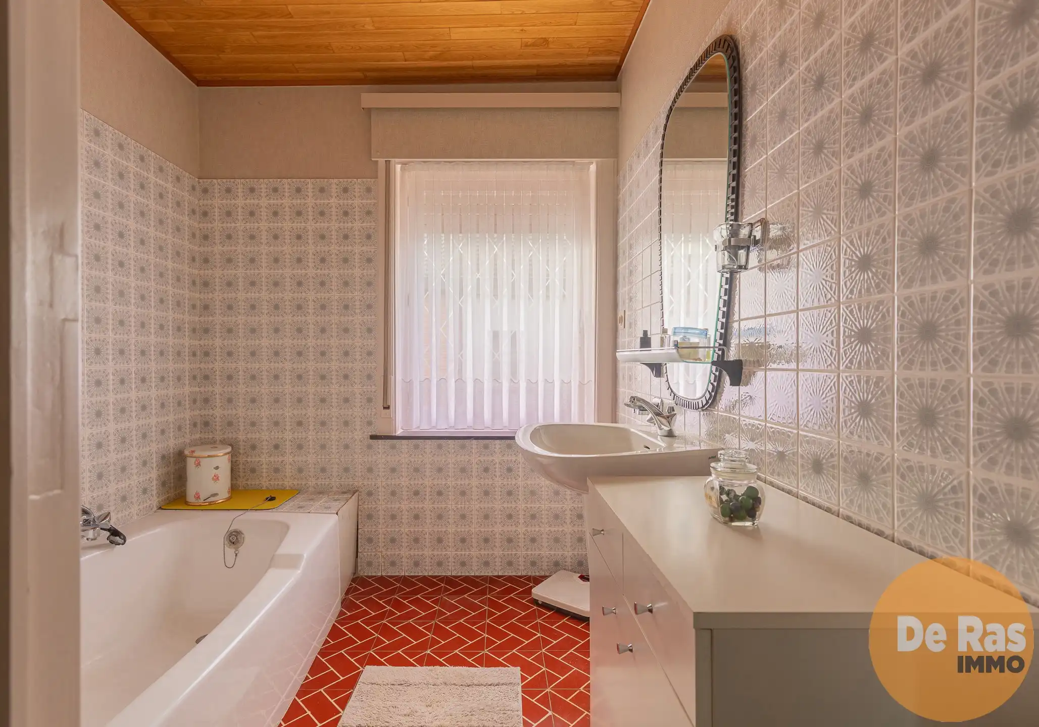 LEDE- Stevige halfopen bebouwing pal in centrum! foto 21