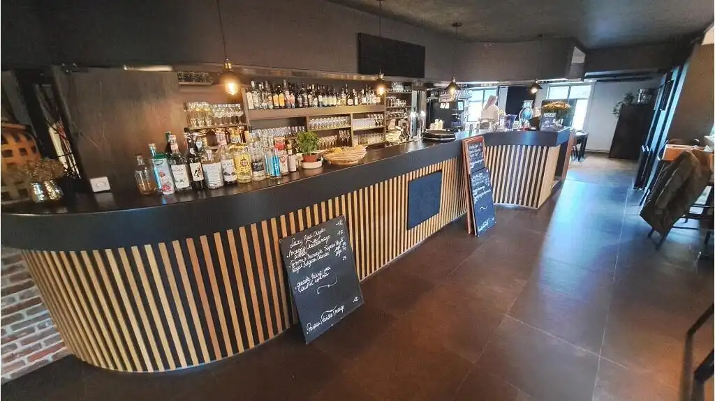 Overname restaurant met 2 terrassen + woongelegenheid in Brugse Ommeland foto 6