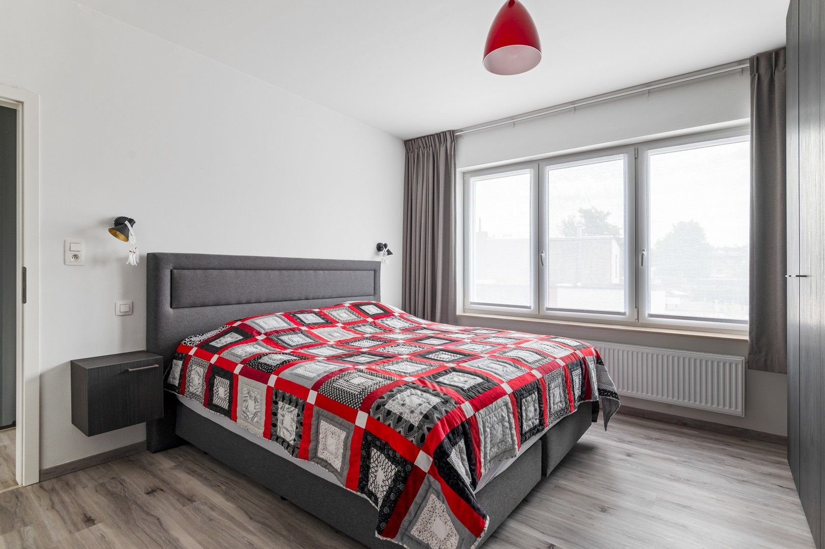 Gerenoveerde woning met zalige tuin in de woonwijk Vriesdonk foto 8