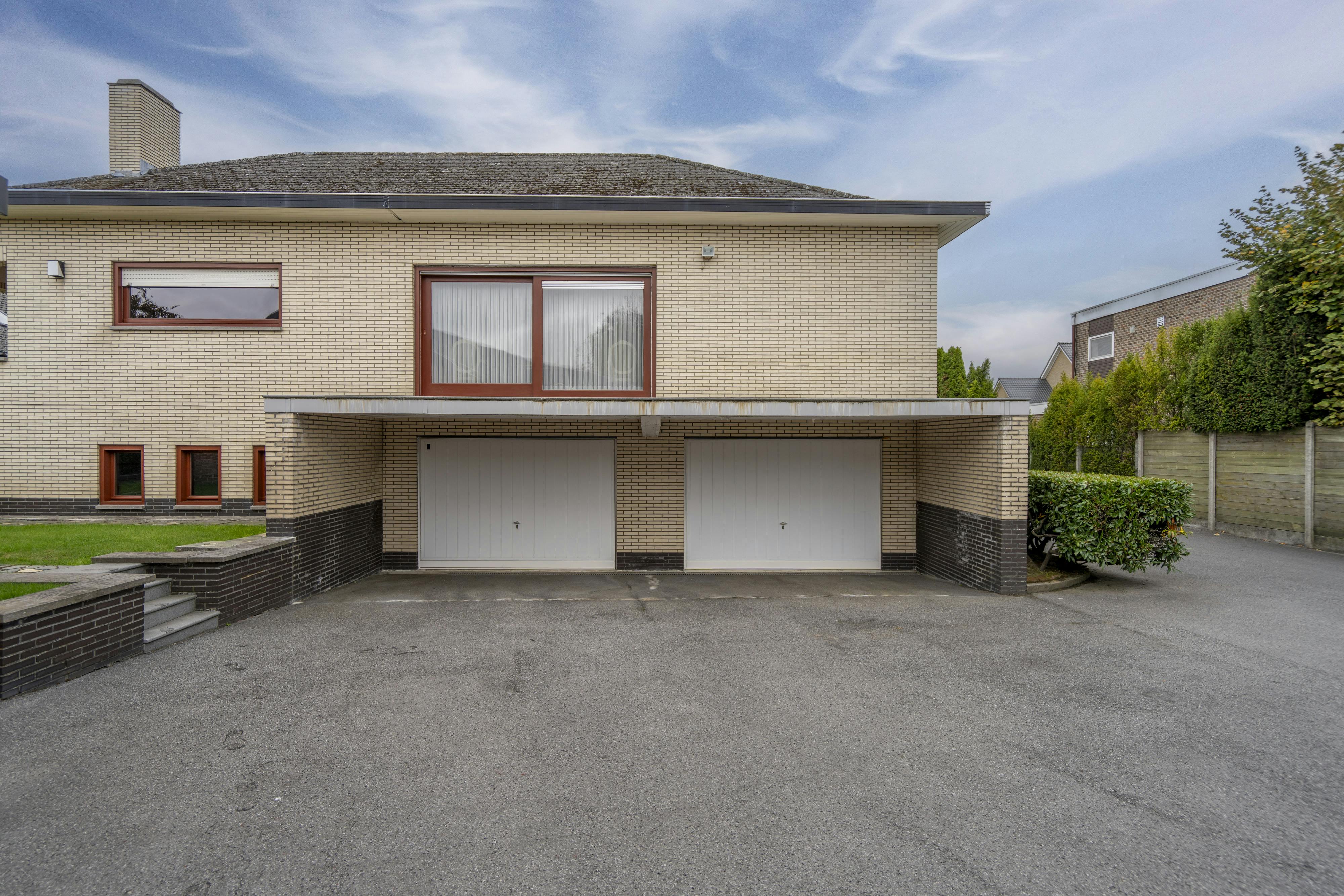 Ruim te renoveren huis te koop in Harelbeke  foto 4