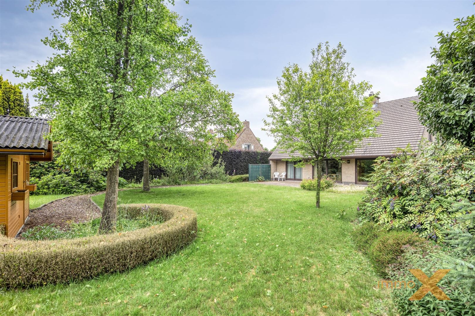 OP TE FRISSEN RUIME VILLA MET GROTE TUIN foto 28