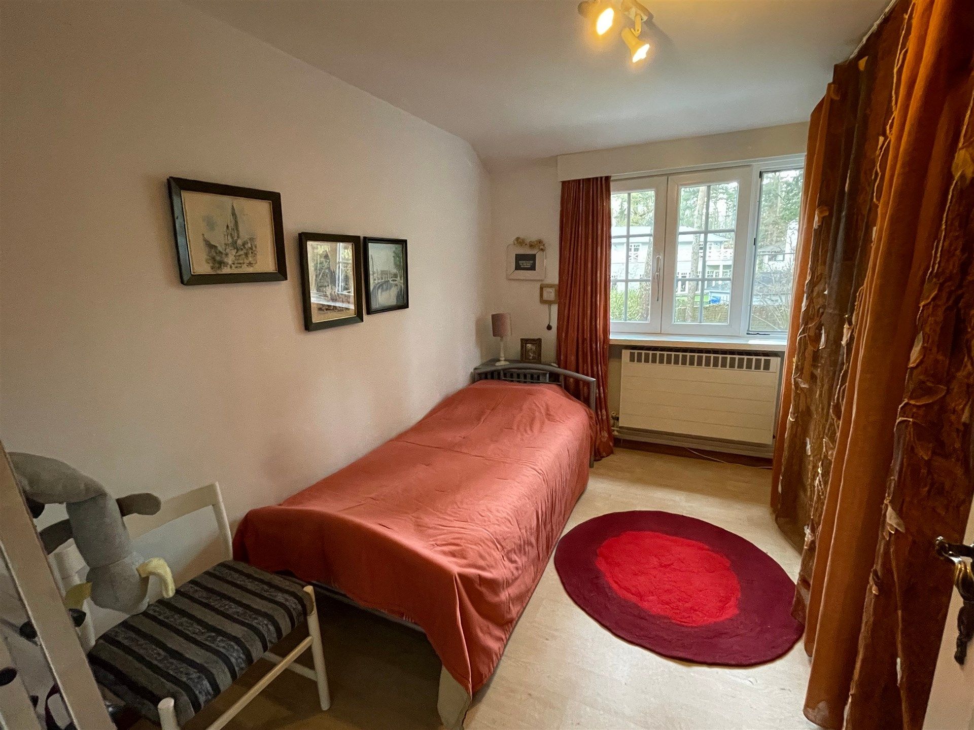 Prachtig midden in het groen gelegen villa in landelijke stijl met tuin en garage. foto 22