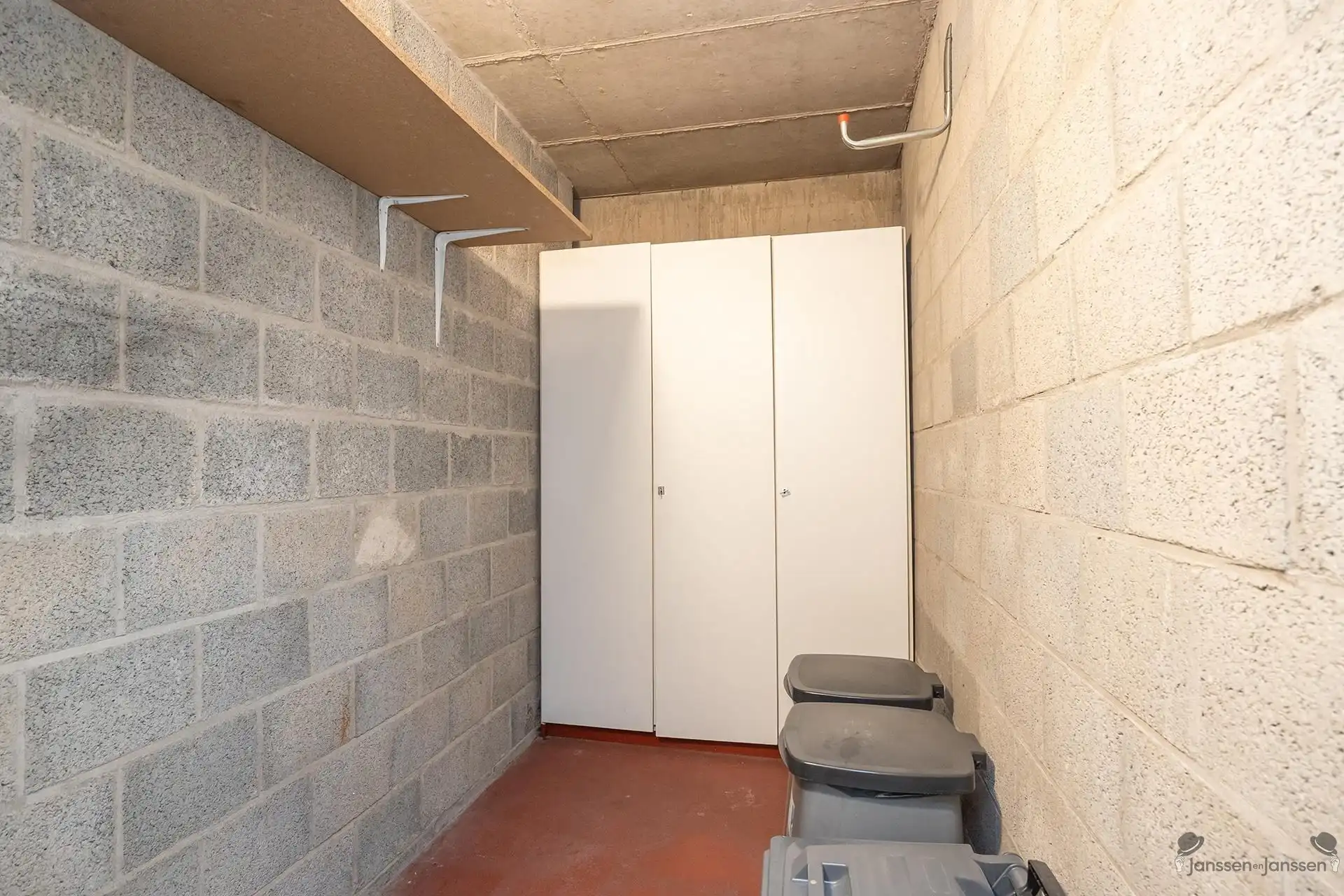 Centraal gelegen appartement met 3 slpks en 2 badkamers foto 21