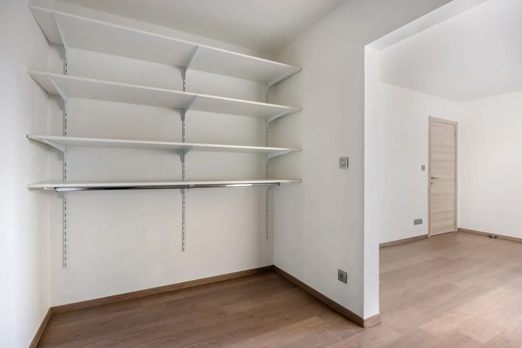 Luxueuze woning met 4/5 slpk. op 11a90ca in Neeroeteren.  foto 28