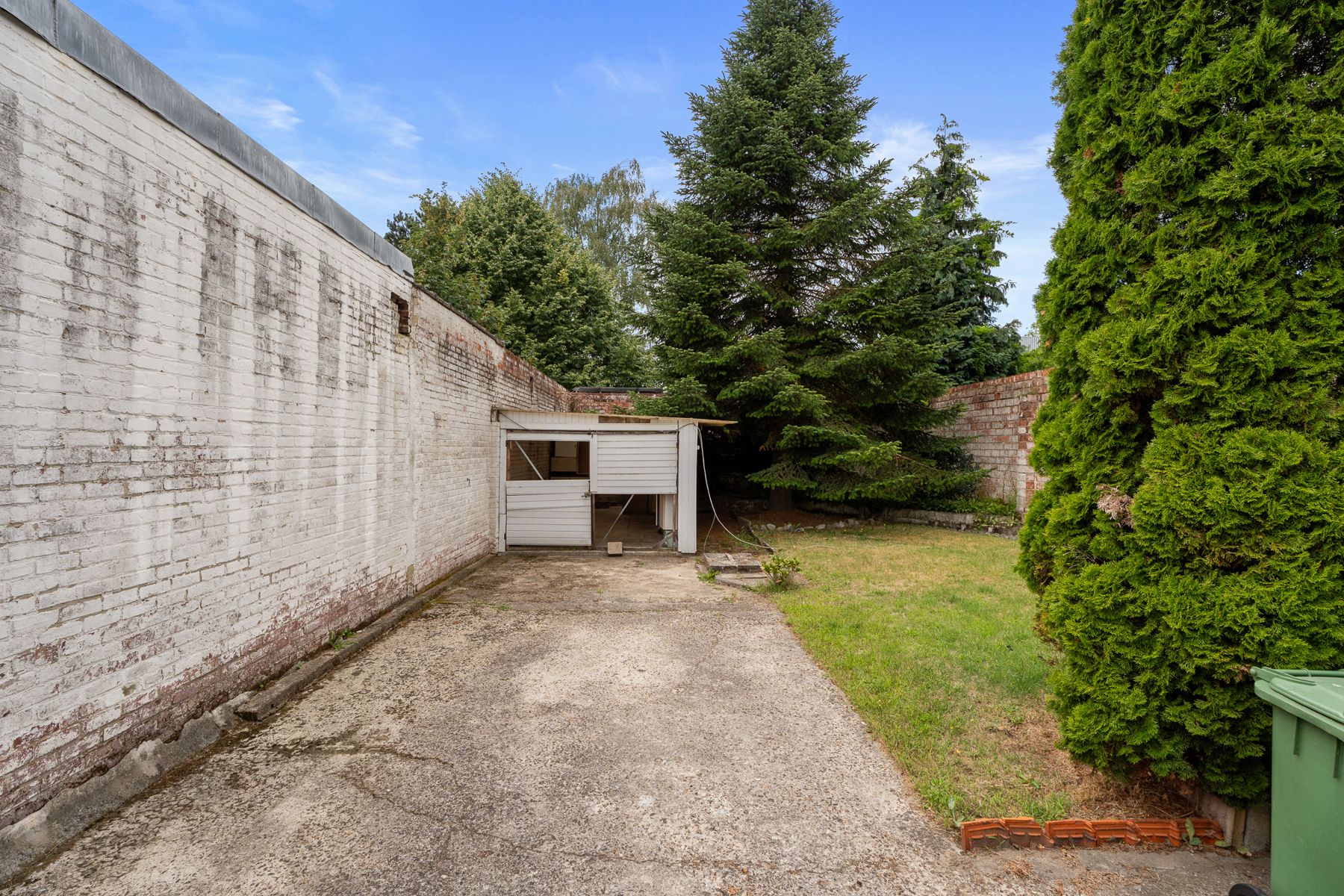 Te renoveren, halfopen, bebouwing met tal van mogelijkheden foto 10