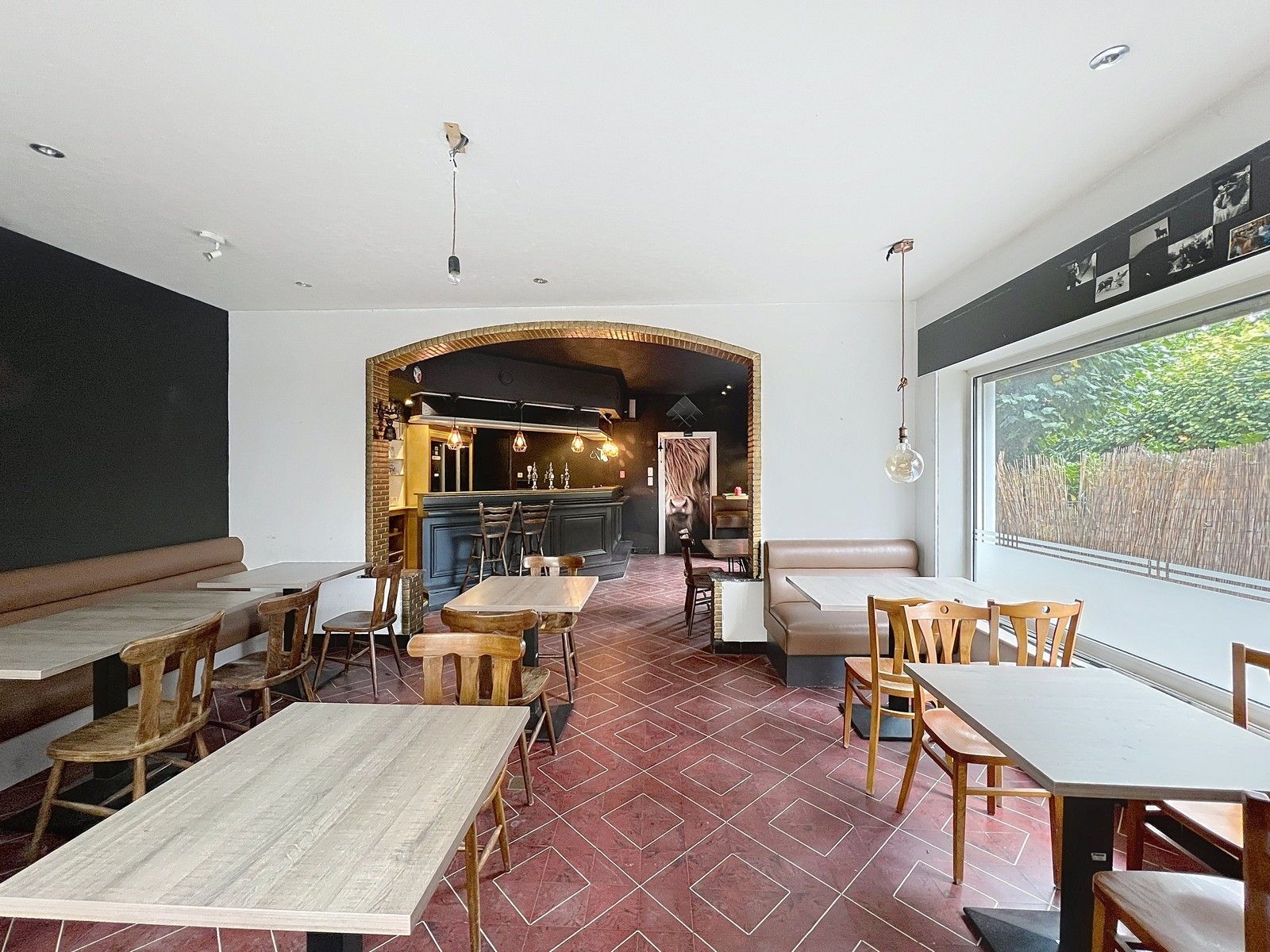 HORECA-pand met WOONST aan secundaire school (VTI & SJI Tielt) én naast het CLB. Dé ideale locatie voor uw (jongeren) café of broodjesbar ! foto 6