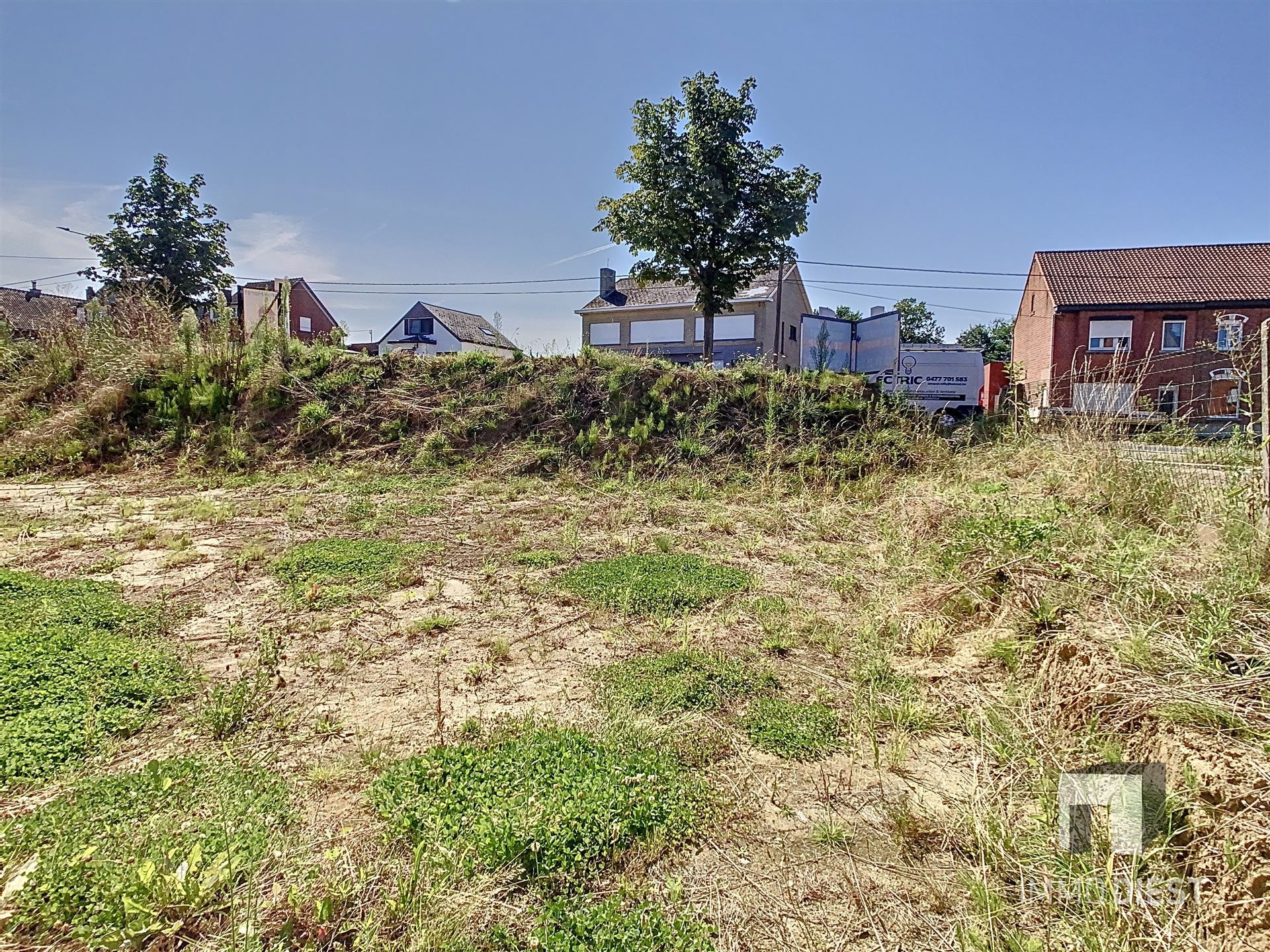 Verder af te werken nieuwbouwwoning met ruime leefruimtes en knappe zolder. foto 27