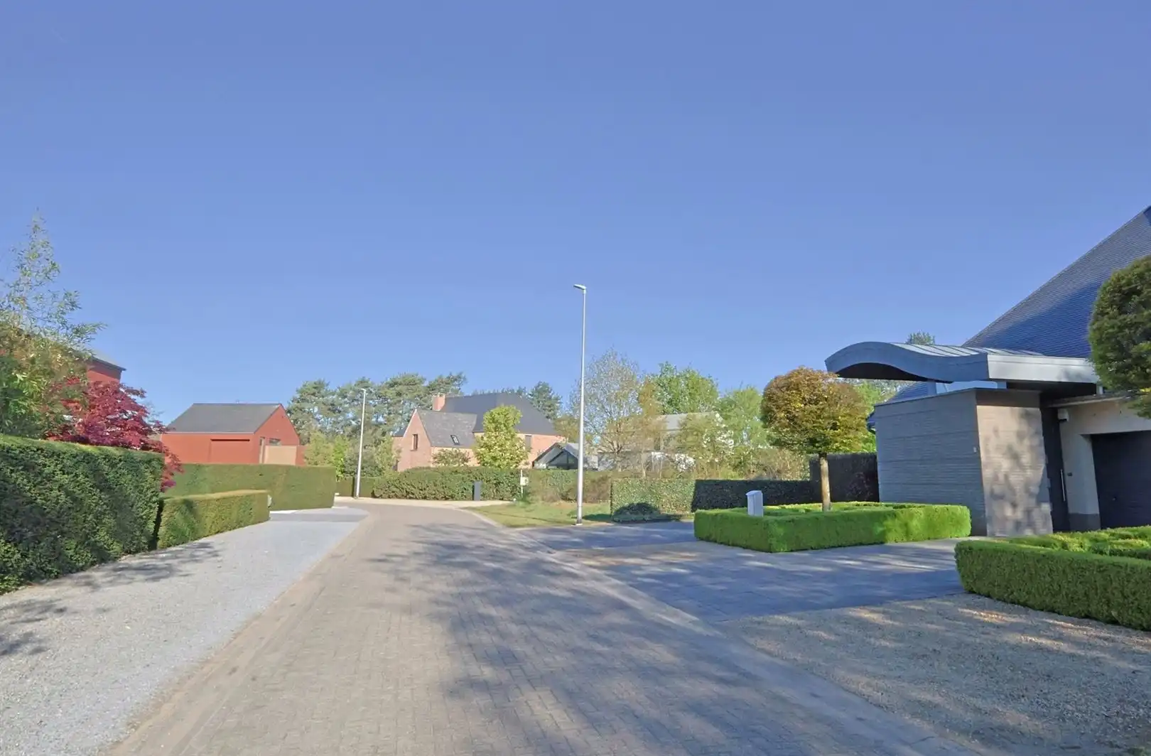 Goed onderhouden villa nabij het centrum foto 30