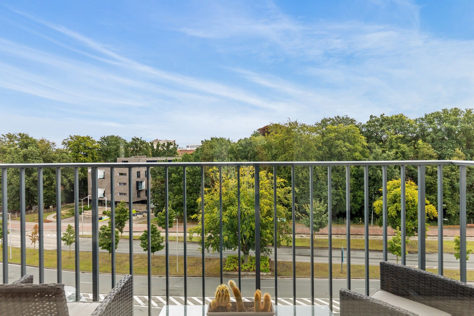 Lichtrijk hoekappartement op 5de verdiep met prachtig uitzicht en terras foto 7