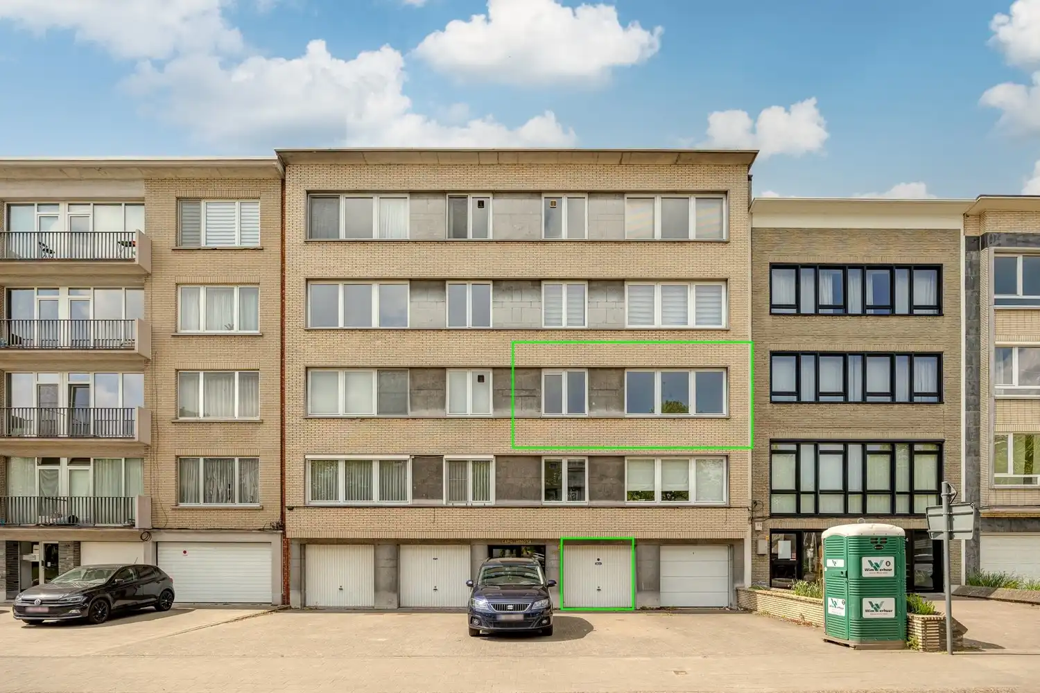 Recent gerenoveerd 2-slaapkamerappartement  met ruim terras te Wilrijk foto {{pictureIndex}}