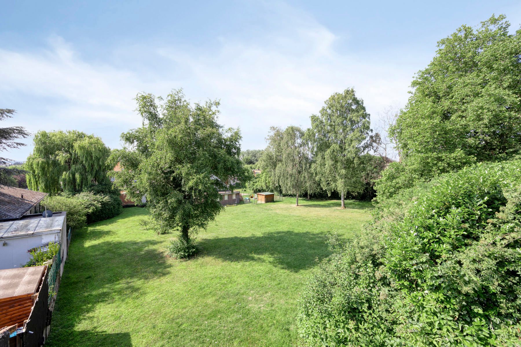 Rustig gelegen woning met garage foto 21