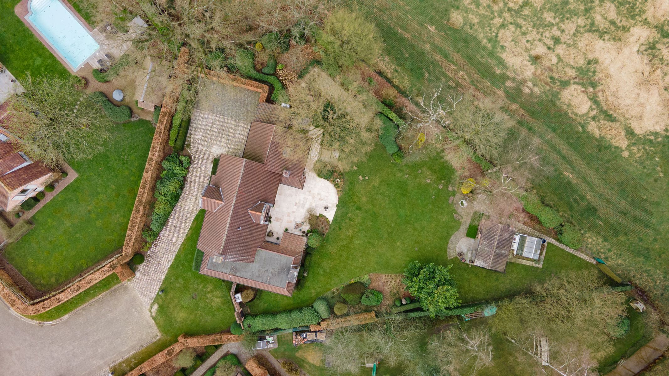 Te renoveren villa met uniek vrij zicht op ca. 2.065m². foto 33