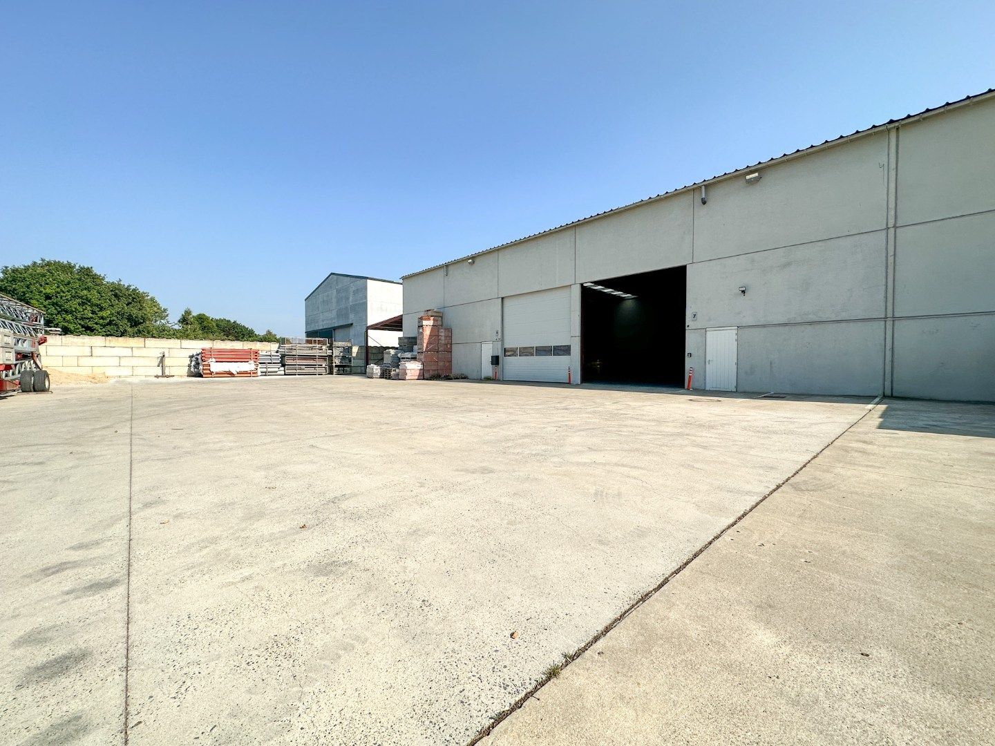 Loods/opslagruimte (500 m²) met koer, Industrieterrein Torhout foto 6