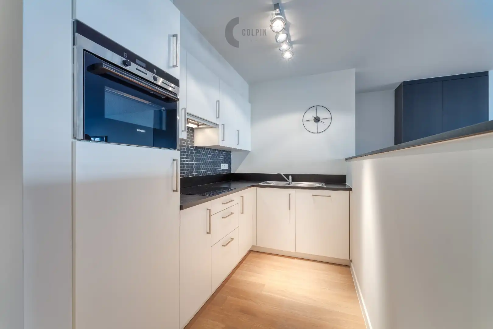 Ontdek dit zonnig appartement in de geliefde Knokkestraat – een unieke kans! foto 6