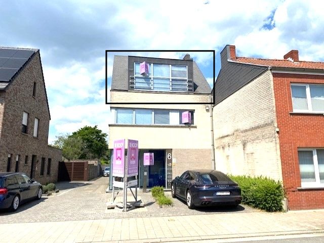 Moderne ruime studio met groot terras in centrum Geel foto {{pictureIndex}}