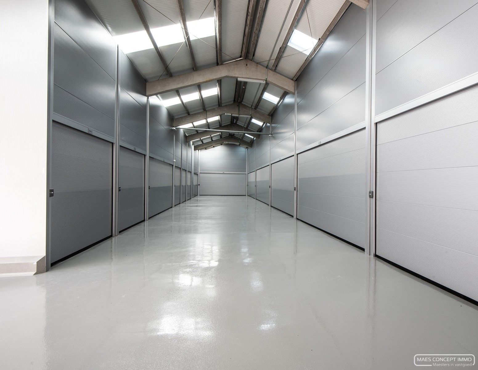 Opslagruimte van 61 m² te huur in Zwevegem foto 2
