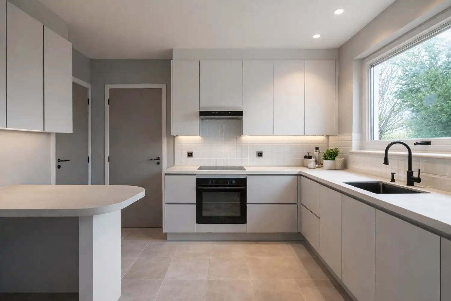 Ruime gezinswoning op een mooi perceel in de Witte Wijk foto 13