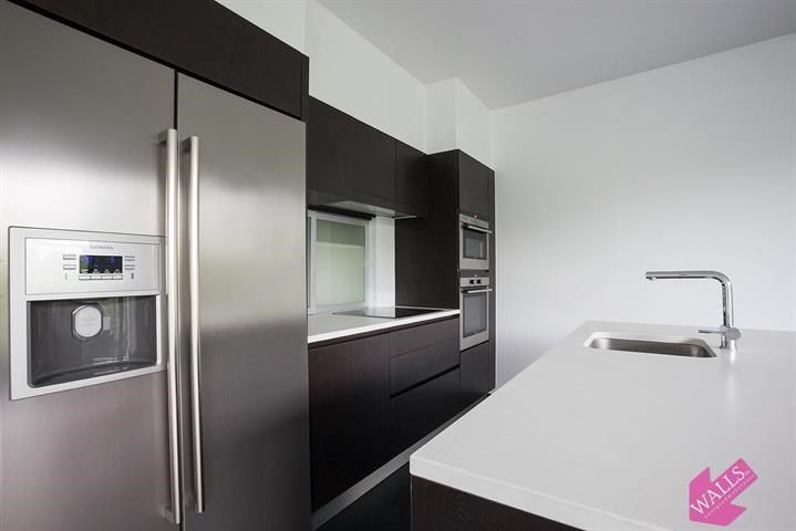 Luxueus afgewerkt, ruim en licht nieuwbouw appartement foto 3