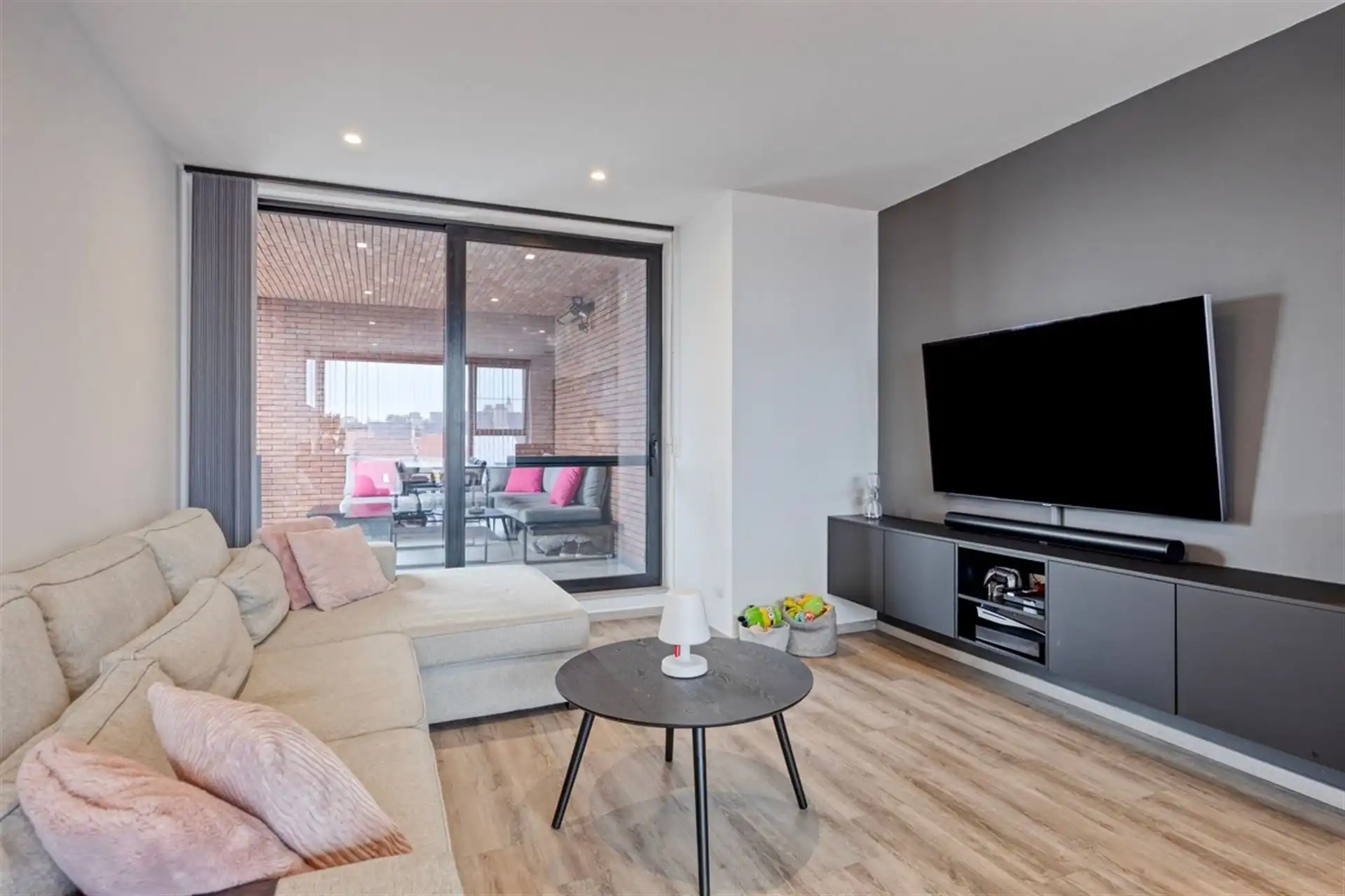 Recent en energiezuinig appartement met ruim terras! foto 7
