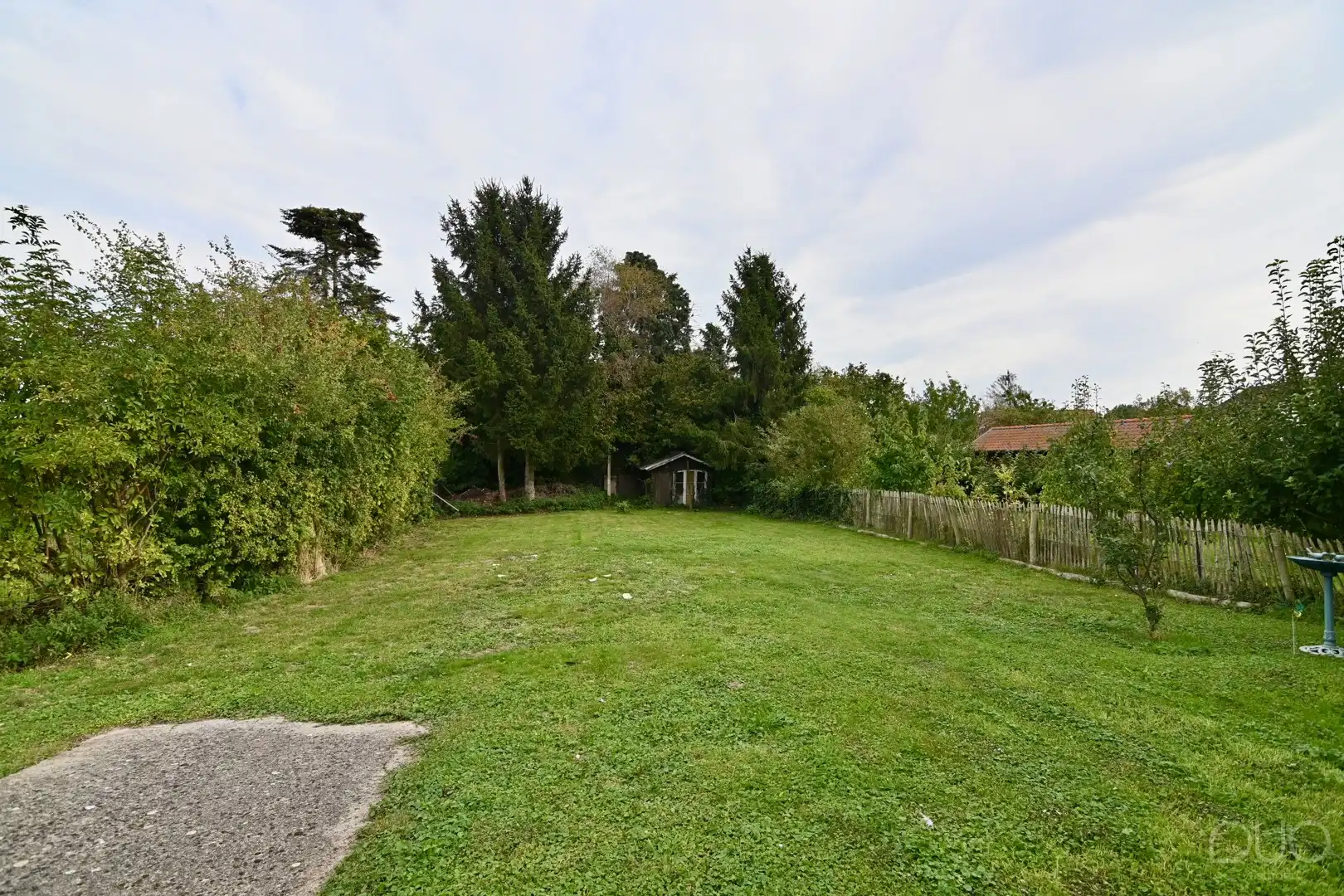 Instapklare ééngezinswoning met grote tuin gelegen in het rustige Brustem foto 2