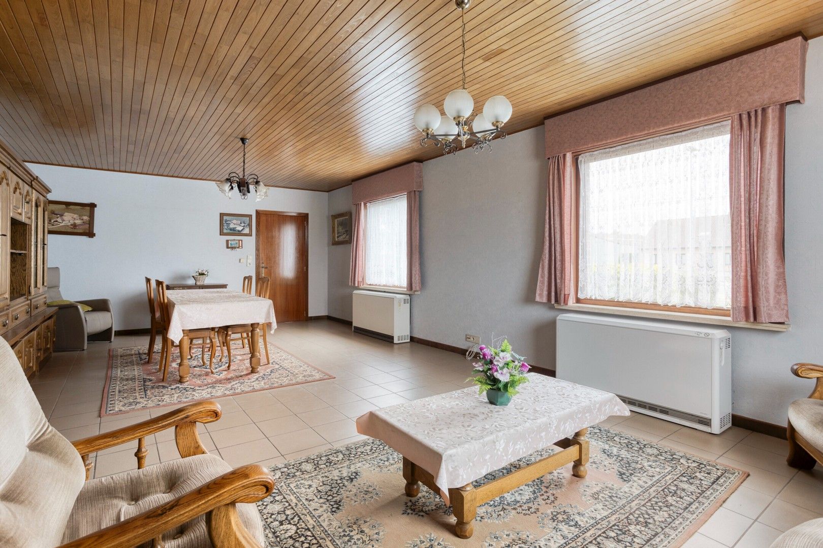 Alleenstaande woning met grote tuin en weiland op 3.846 m² foto 3