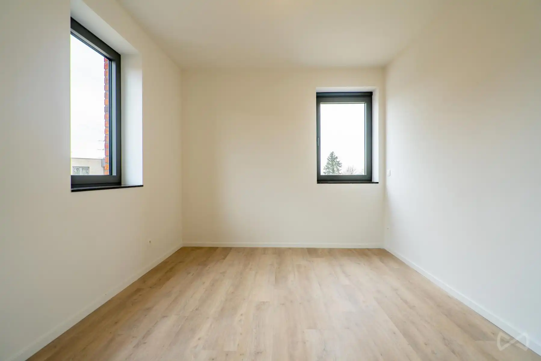 Nieuwbouw met terras en staanplaats  foto 4