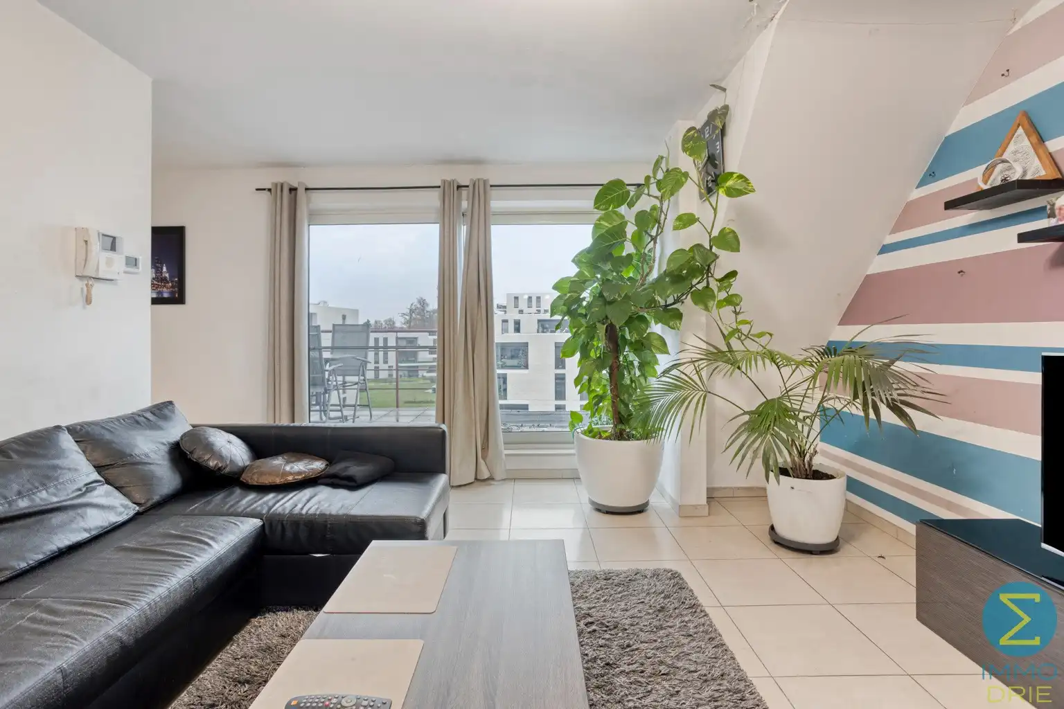 Gezellig dakappartement met 1 slaapkamer, terras en carport. foto 6