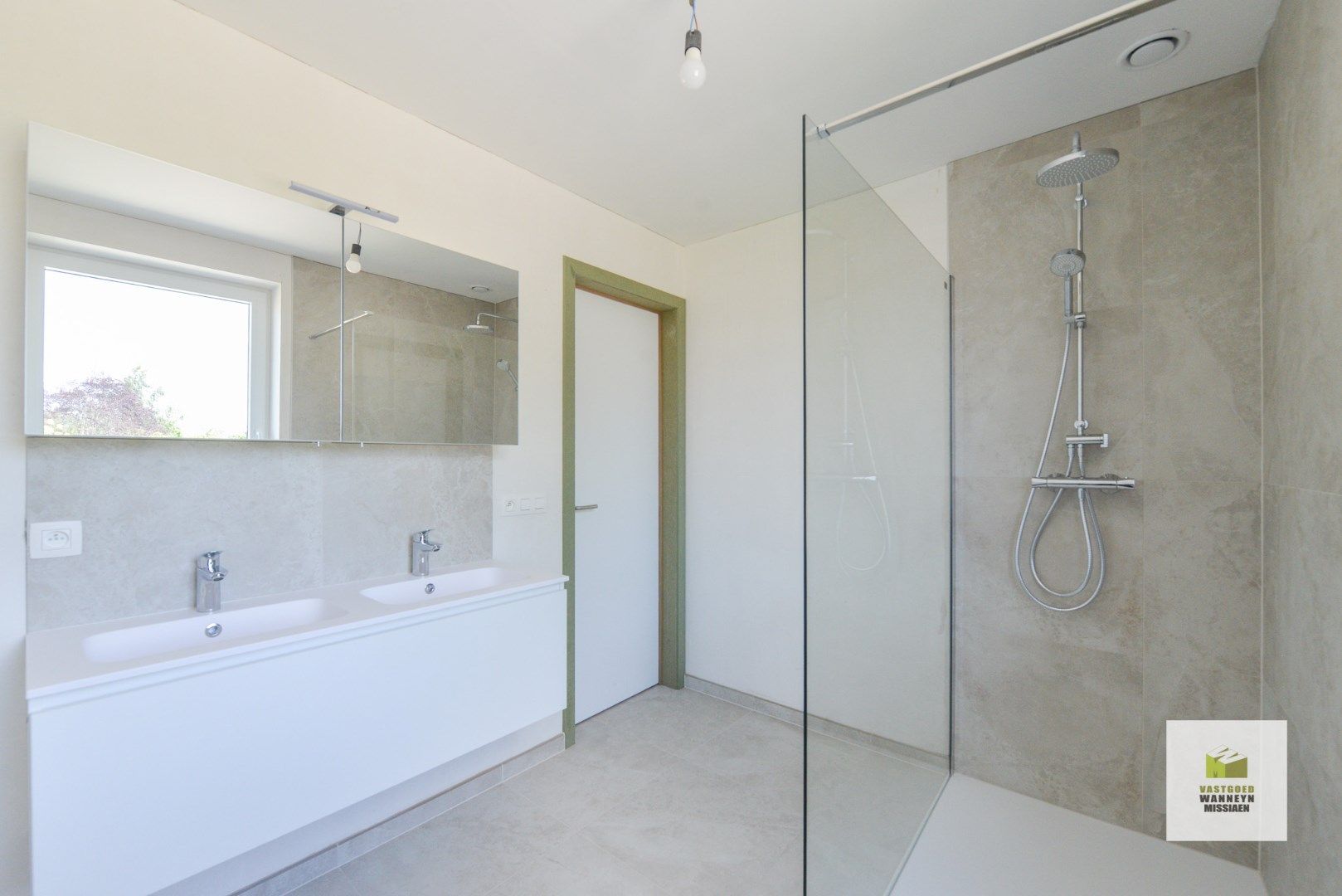 Nieuwbouwwoning met 4 slaapkamers met landelijk uitzicht, weide erbij kopen is mogelijk. foto 11