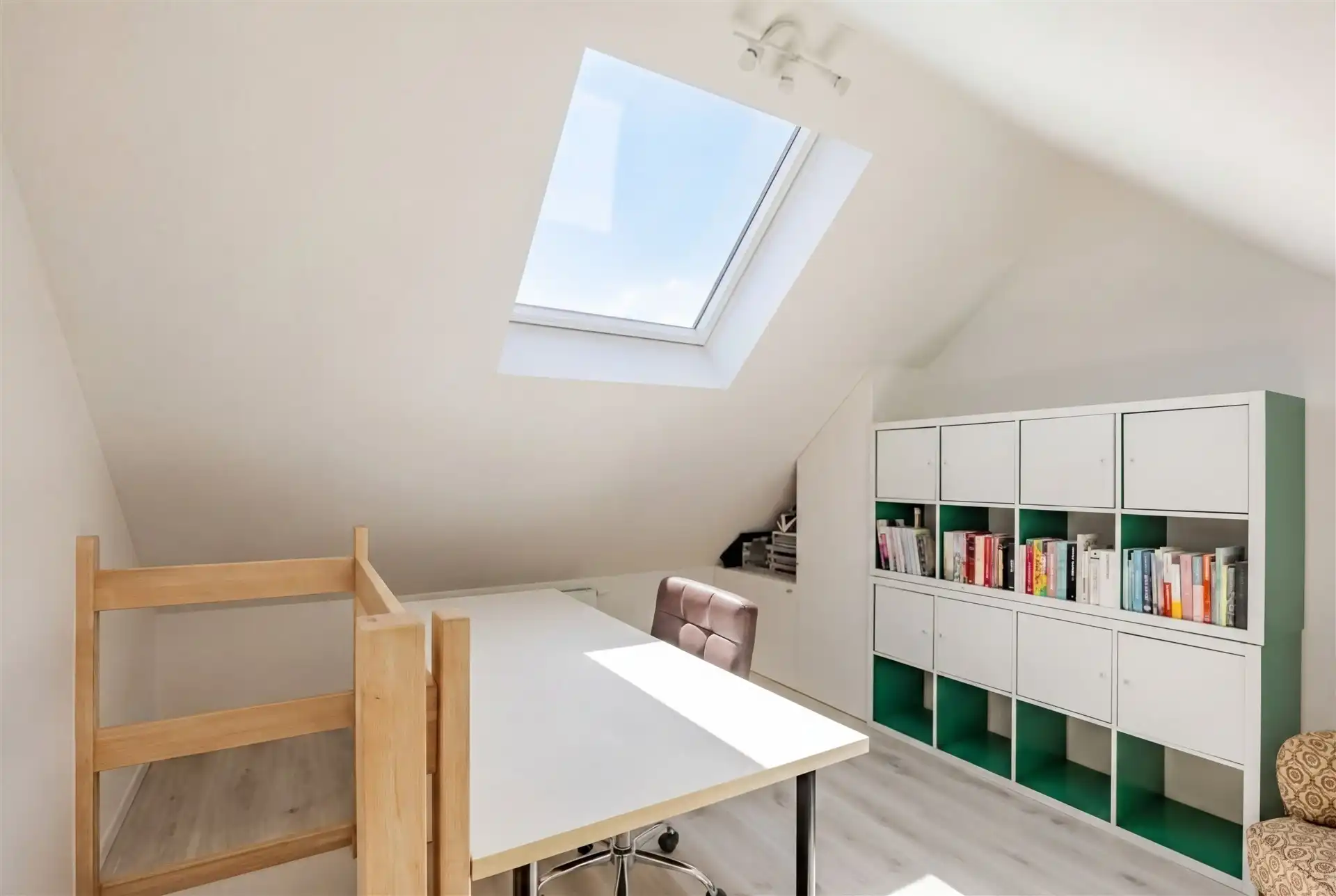 Prachtig gerenoveerde woning met 3 slks en tuin foto 16