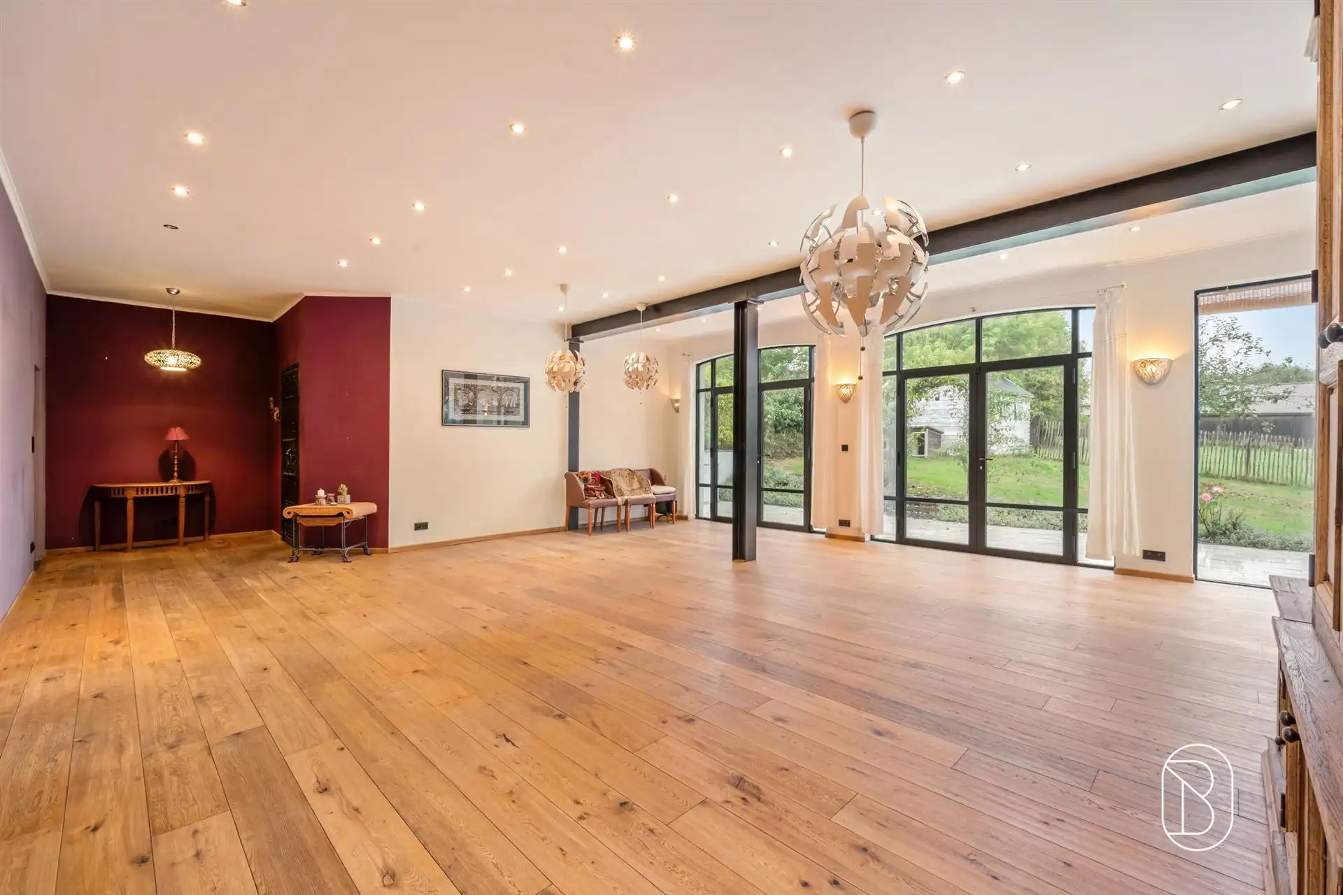 Ruime karakterwoning met 4 slk, grote tuin en charme. foto 12