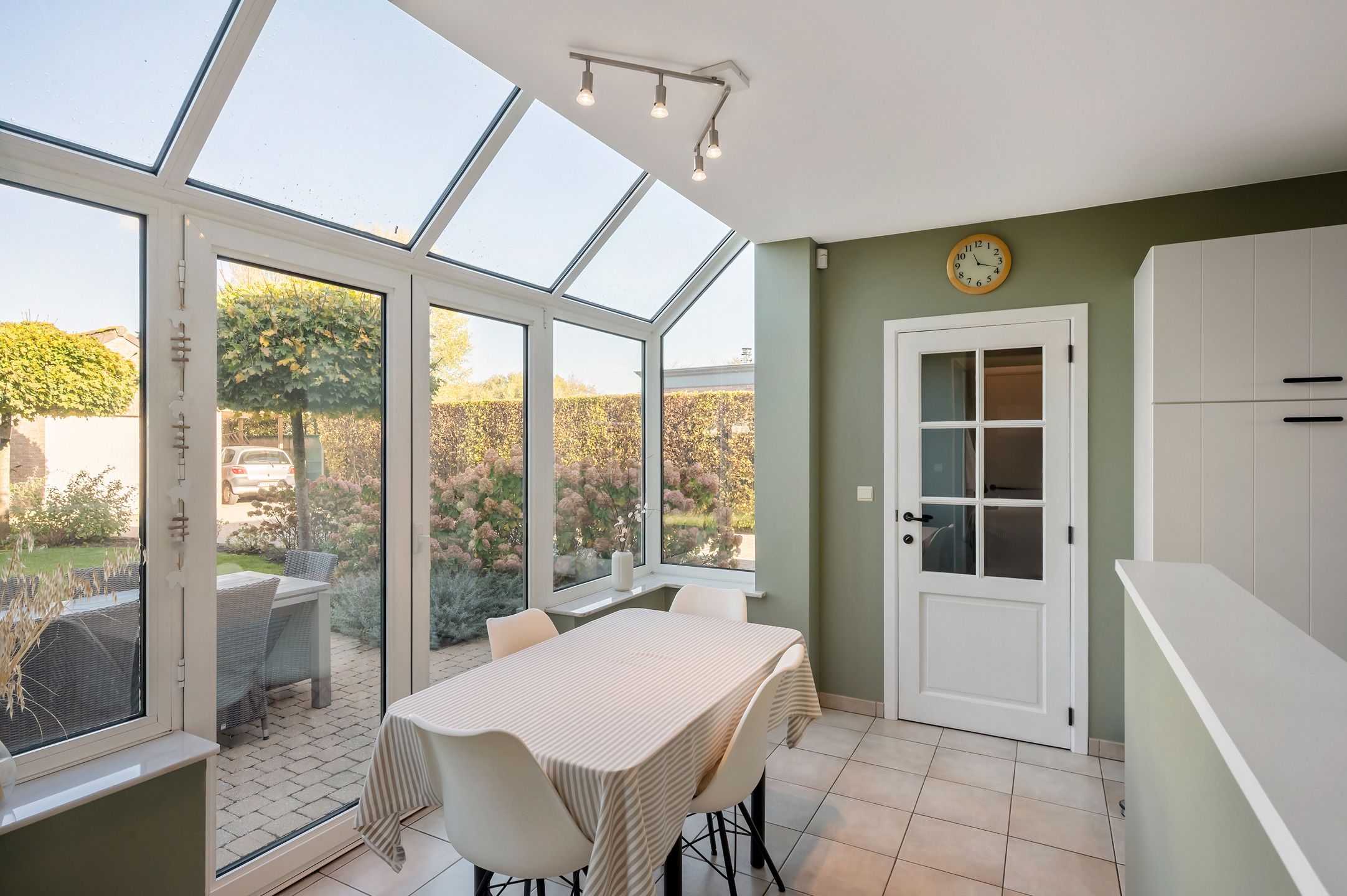 Instapklare villa op perceel van Ca. 4.010 m²! foto 9