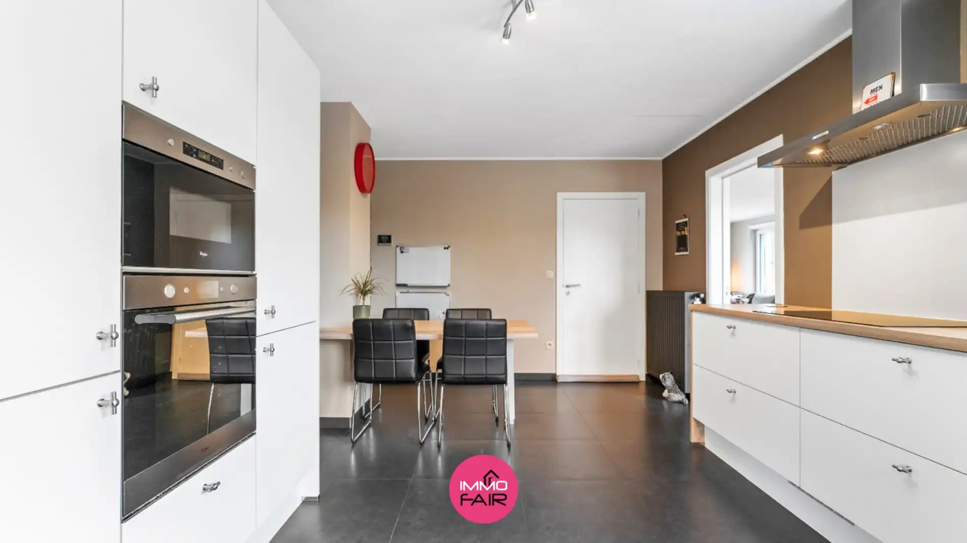 Ruime, instapklare gezinswoning op slechts een kwartiertje van Maastricht! foto 7