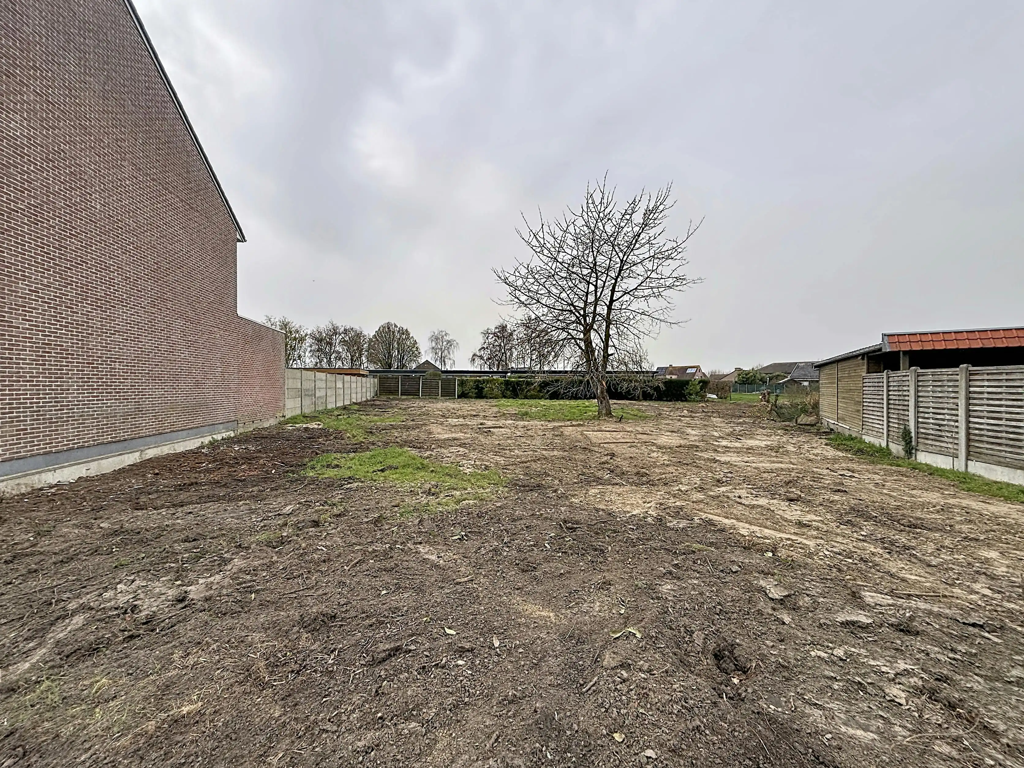 Residentieel gelegen bouwgrond (950m²) voor halfopen bebouwing in Aalter foto 2