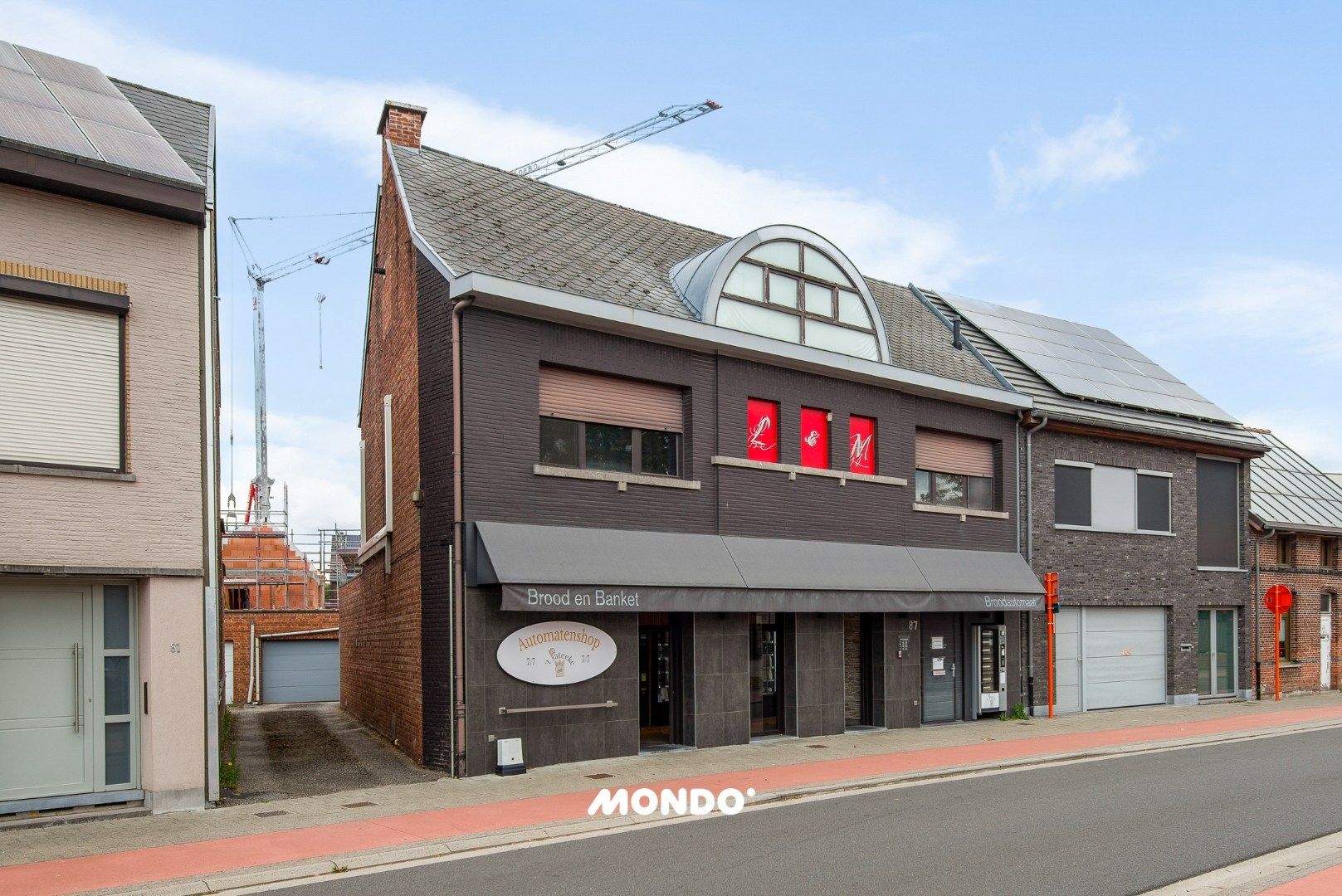 Multifunctioneel gebouw met woonst en commerciële mogelijkheden te Ruisbroek! foto 2