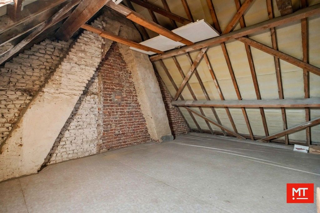 Te renoveren woning in een rustige buurt te Geluwe foto 9