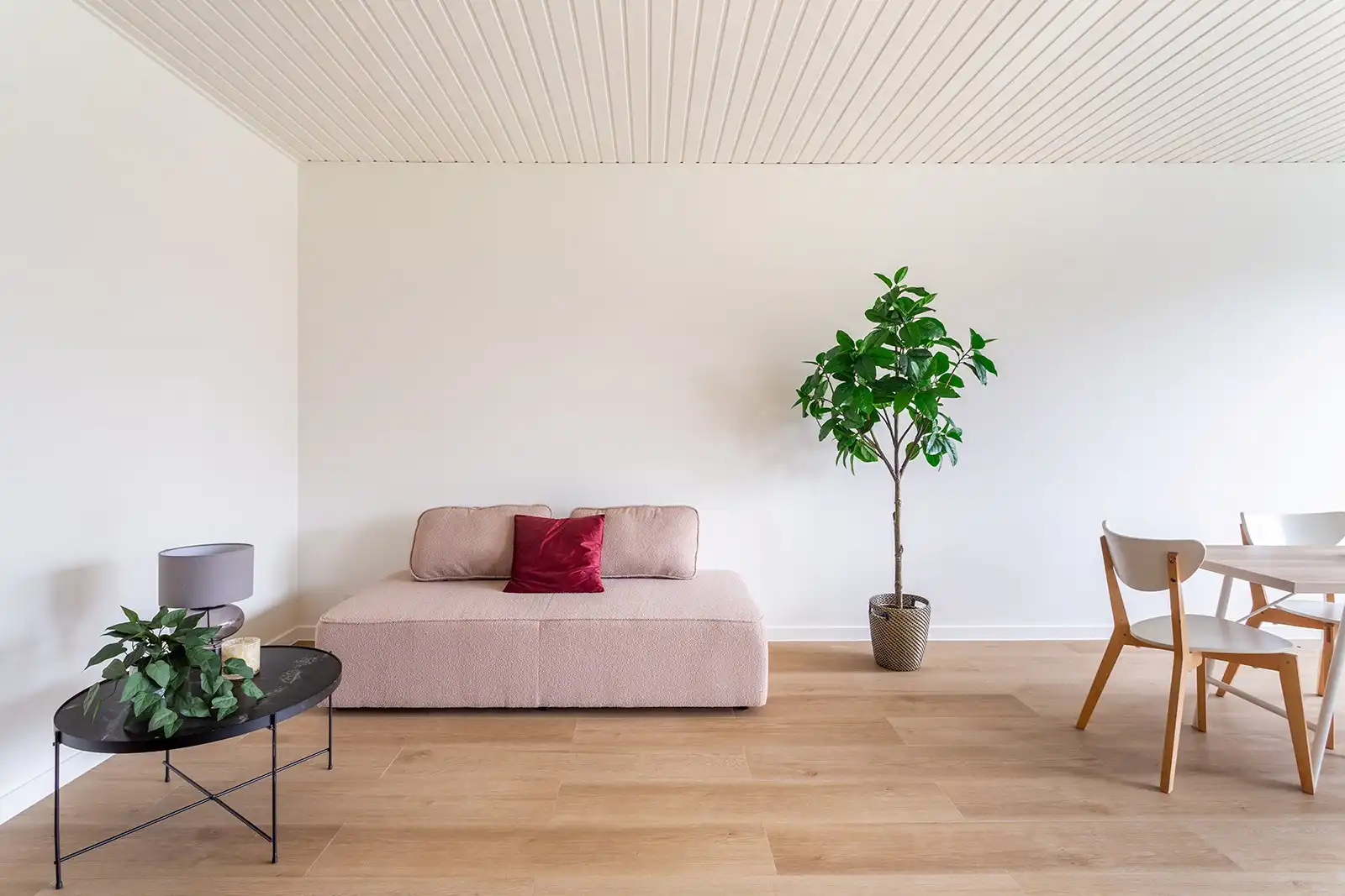 Appartement met 2 slpk., garage en rustgevend groen uitzicht foto 13