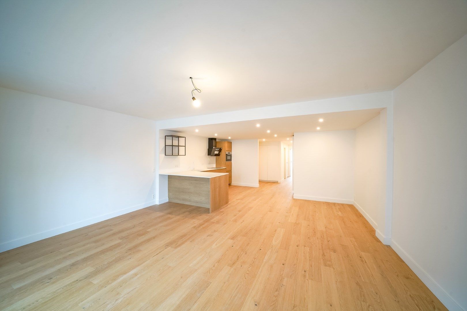 Prachtig vernieuwd 2-slaapkamerappartement centrum Oostende foto 2