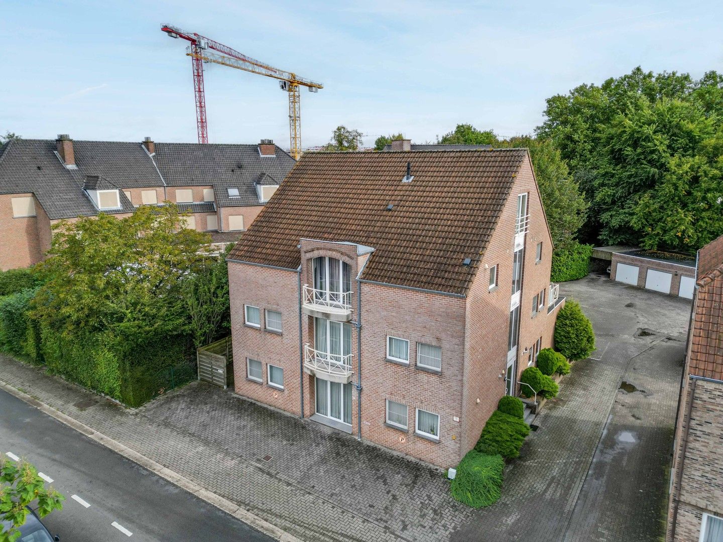 3 slpkr appartement (144 m²) en riant terras (48.3 m²) in Opglabbeek centrum foto 2