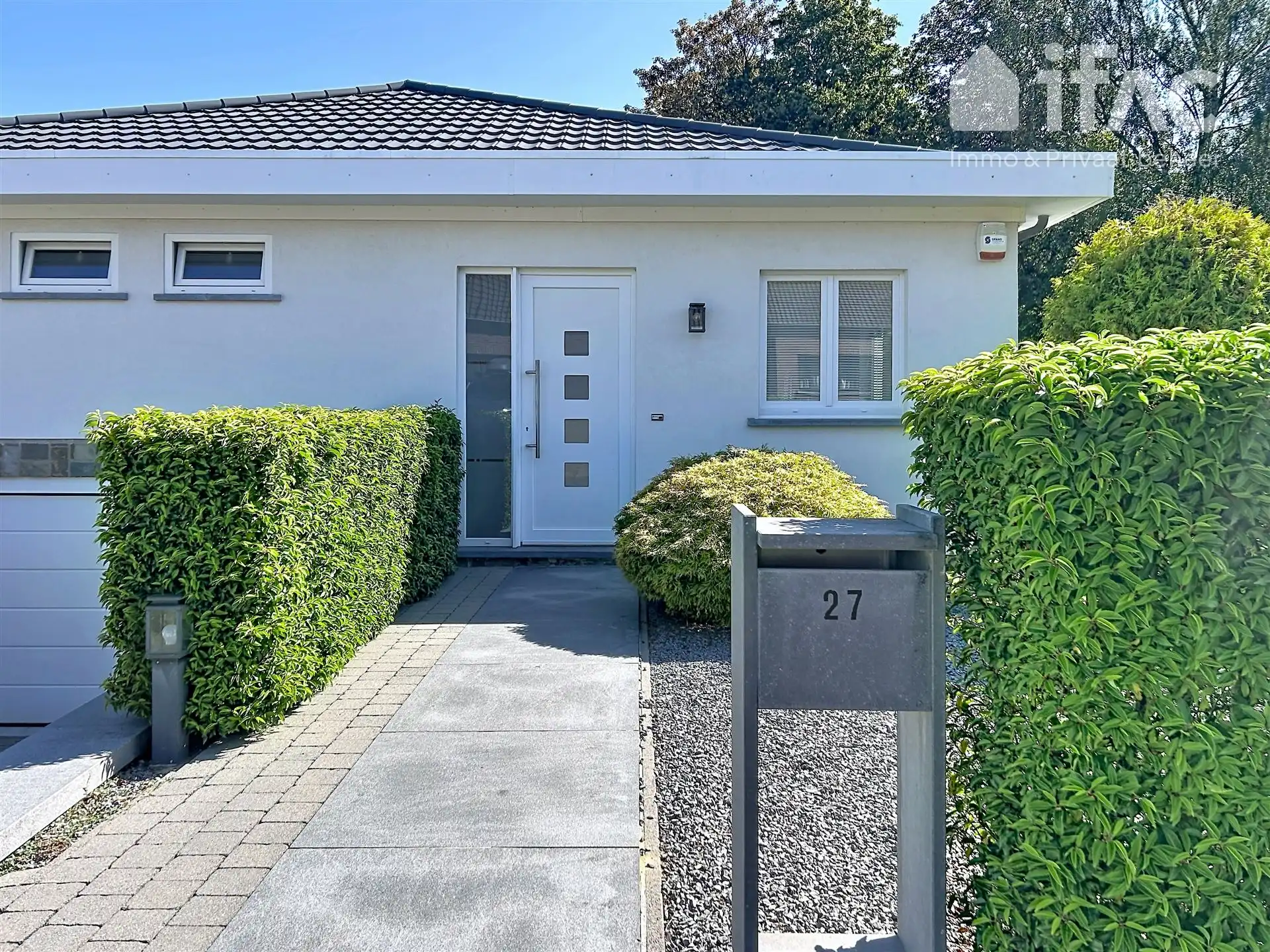 Fijne villawoonst met bijhuis vlakbij het park foto 2