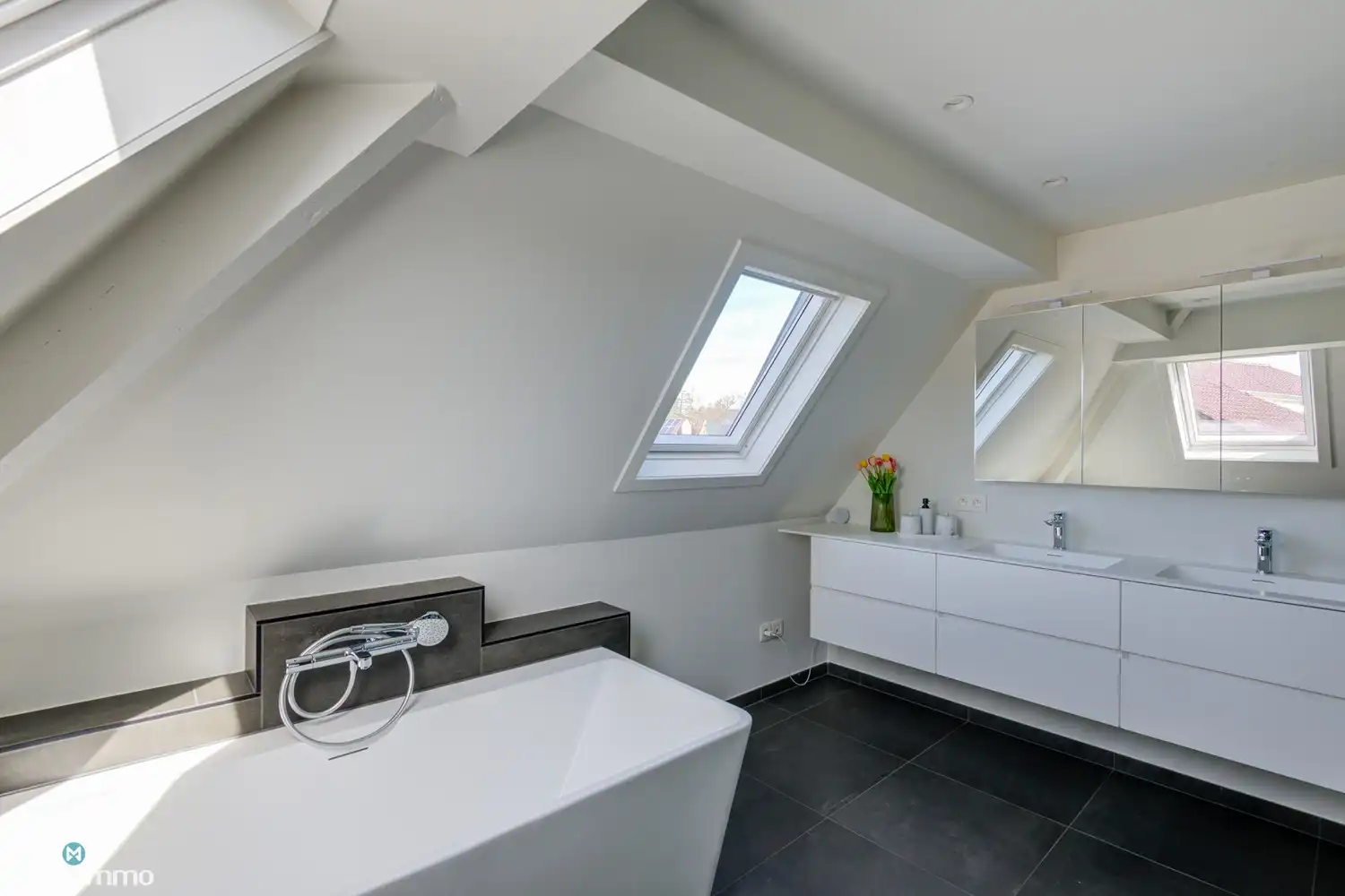 GERENOVEERDE WONING MET 3 SLAAPKAMERS, RUIME GARAGE EN TUIN (11A 40CA) TE BILZEN foto 28