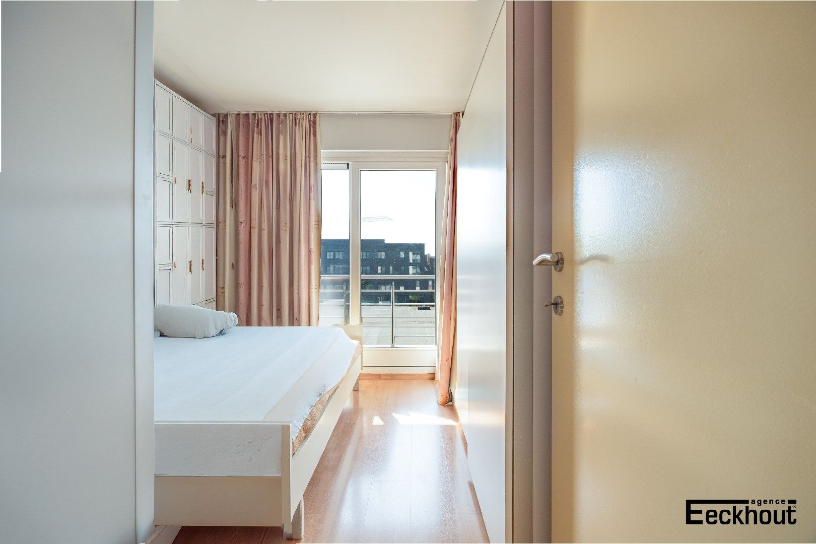 Modern tweeslaapkamerappartement met mooi open zicht op de tennis te Oostende! foto 7