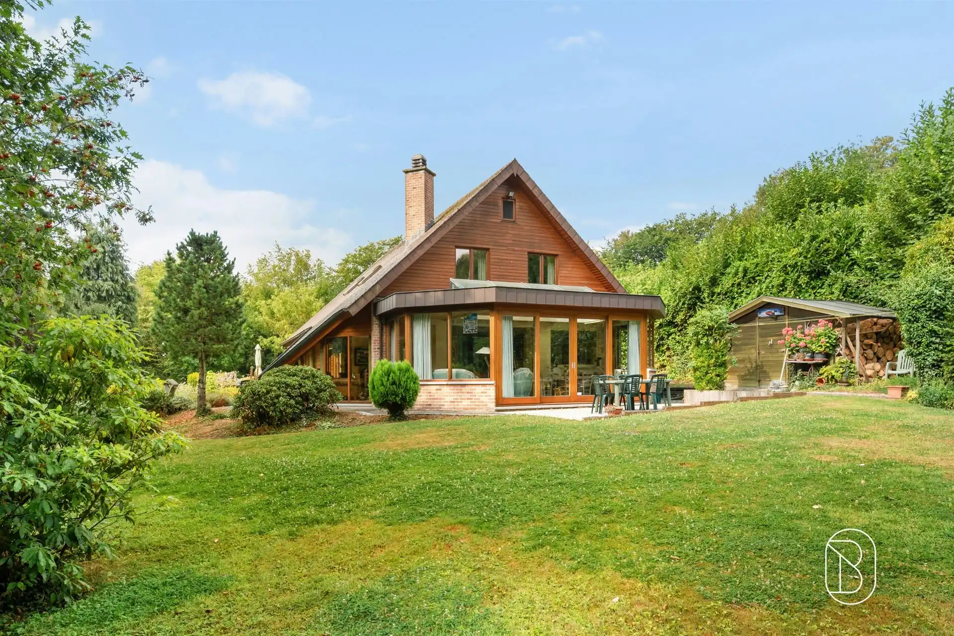 Karaktervolle villa met prachtige tuin op unieke ligging foto 5